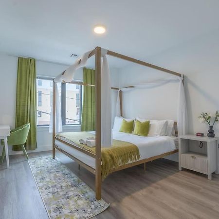 Spacious Airport Suite: Two-Bedroom Comfort with Laundry Orange Exterior photo